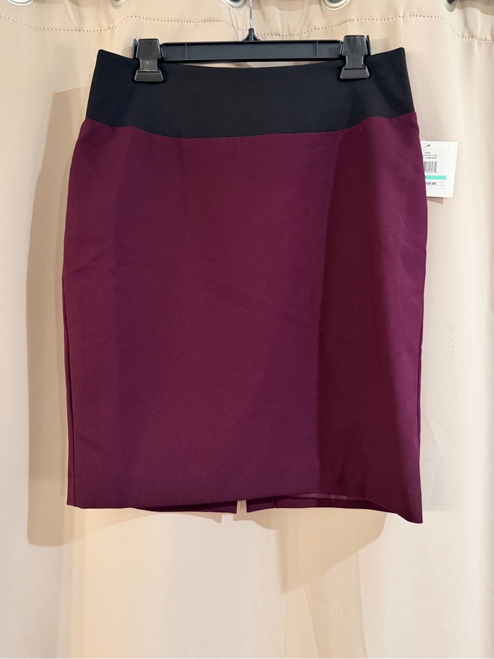 Women’s NWT Ellen Tracey Two-Tone Pencil Skirt - Black Waist, Burgundy Body